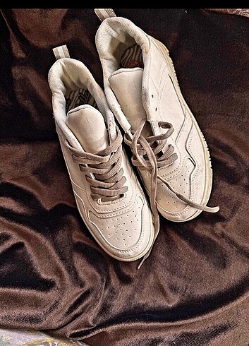 37 Beden SKECHERS MODEL SPOR AYAKKABI