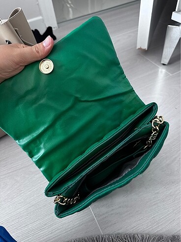 Yeşil Çanta - Görsel 2