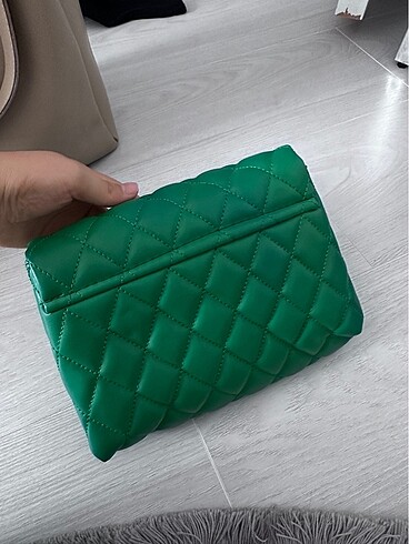 Yeşil Çanta - Görsel 3