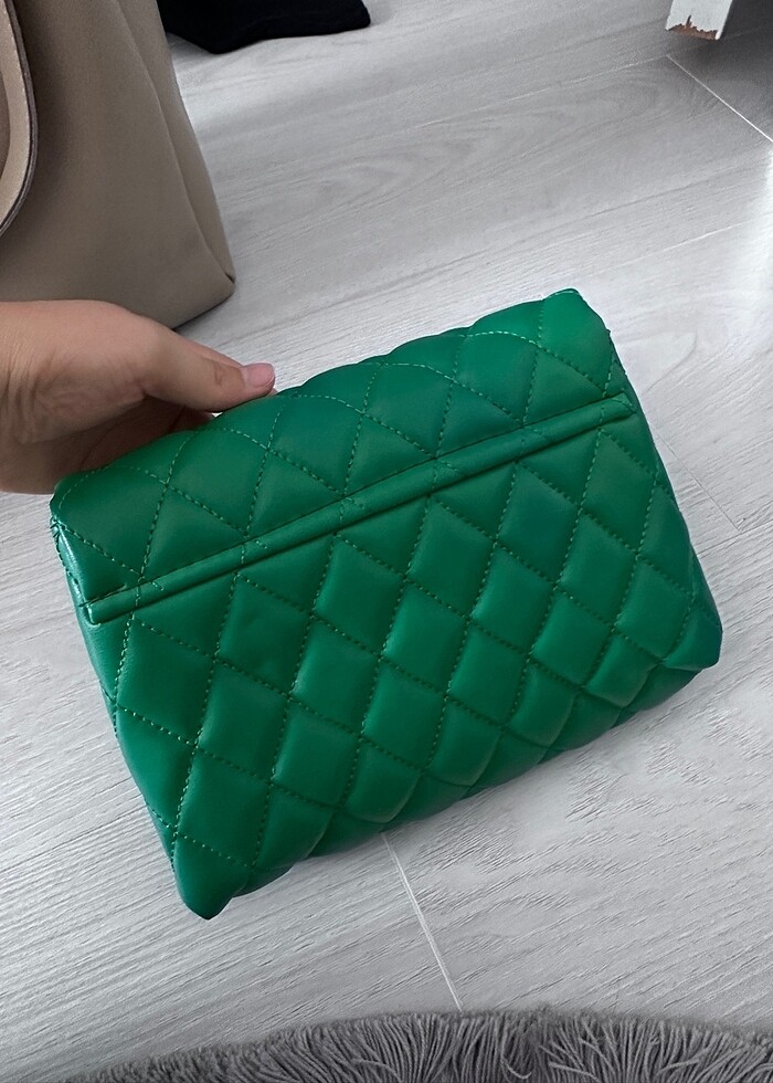 Yeşil Çanta - Görsel 3