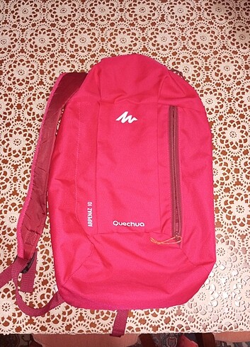 Decathlon Quechua Sırt Çantası Fuşya