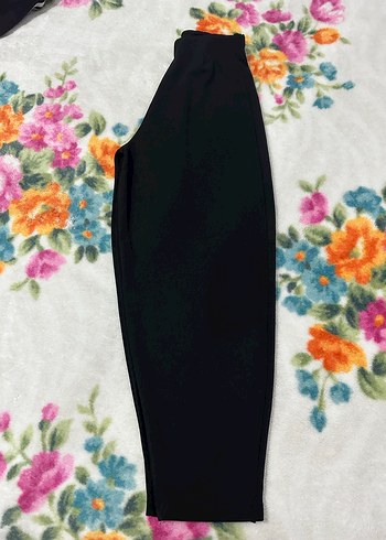 Kadın Siyah Rahat Kesim Midi Kumaş Pantolon - Görsel 2