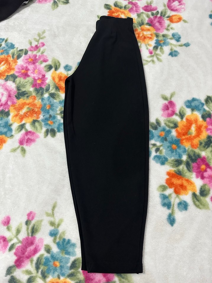 Kadın Siyah Rahat Kesim Midi Kumaş Pantolon - Görsel 2
