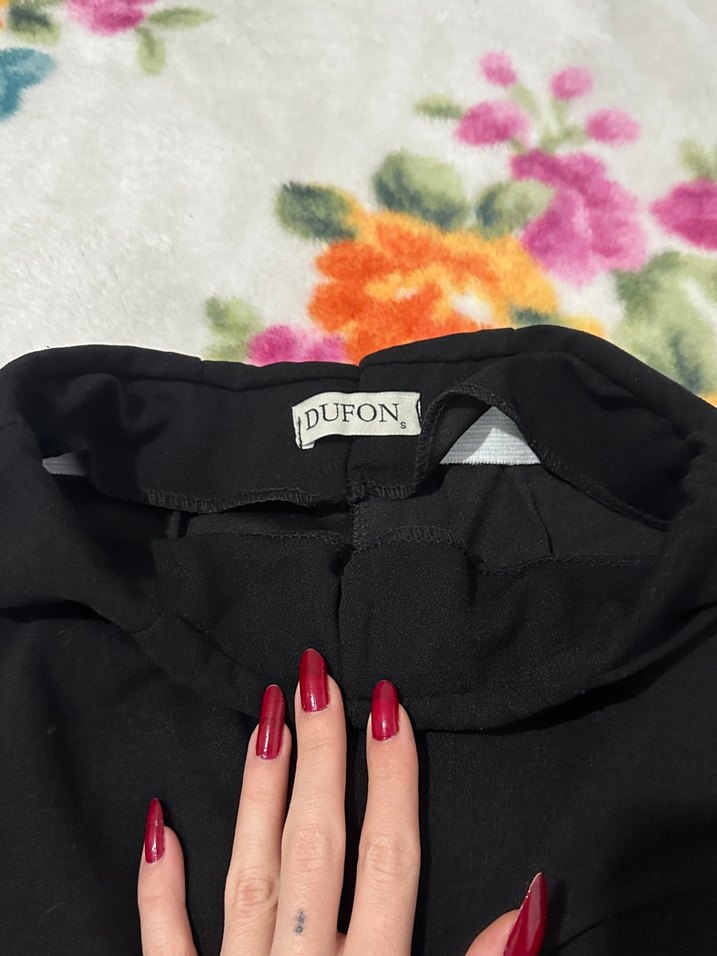 Kadın Siyah Rahat Kesim Midi Kumaş Pantolon - Görsel 4