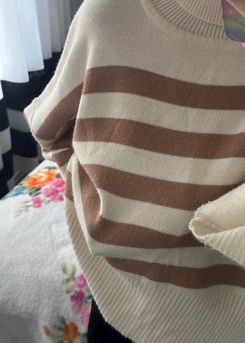 Bej Çizgili Boğazlı Kadın Kazak - Görsel 3