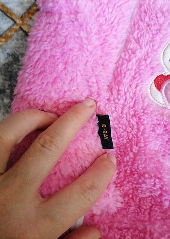 Kız Çocuk Kapüşonlu Pembe Kürklü Yelek - Görsel 3