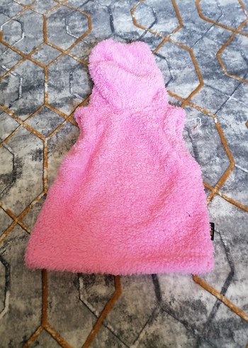 Kız Çocuk Kapüşonlu Pembe Kürklü Yelek - Görsel 2