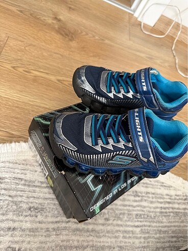Skechers Skechers 30 numara ışıklı spor ayakkabı