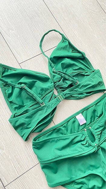 l Beden yeşil Renk Bikini takımı
