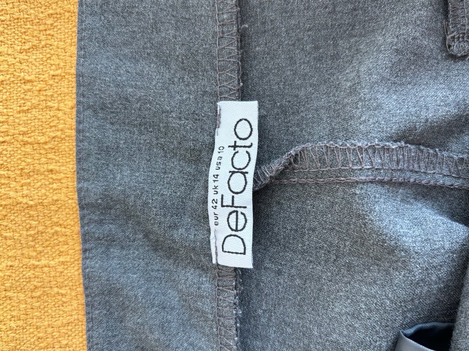 Gri Kemerli Rahat Kesim Kadın Pantolon - Görsel 2