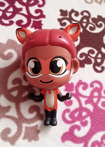 Kırmızı Sevimli Aksiyon Figürü - Görsel 3