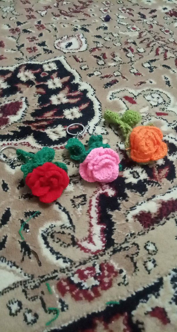Renkli Örgü Çiçek Broş Seti - Görsel 3