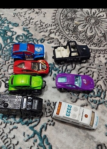 Hot wheels oyuncak araba