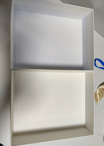 Chloé Kadın Parfüm boş kutusu - Görsel 3