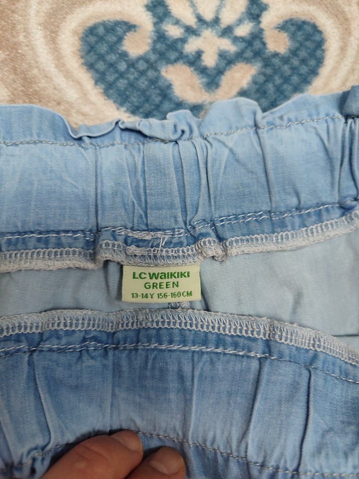 Mavi Renkli Volanlı Mini Kot Şort - Görsel 2