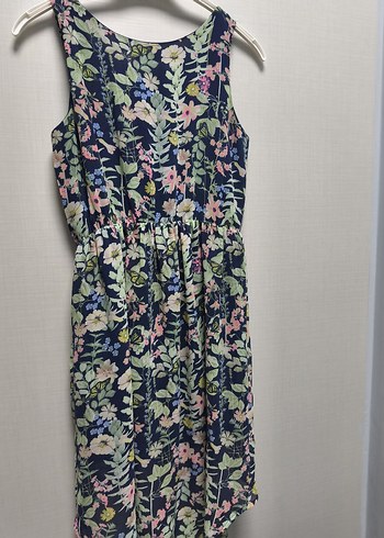 Çiçek Desenli Elbise - Görsel 3