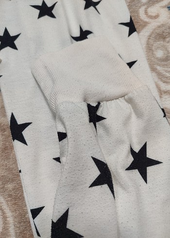 Uzun Kollu Beyaz Yıldız Desenli Pijama Takımı - Görsel 3