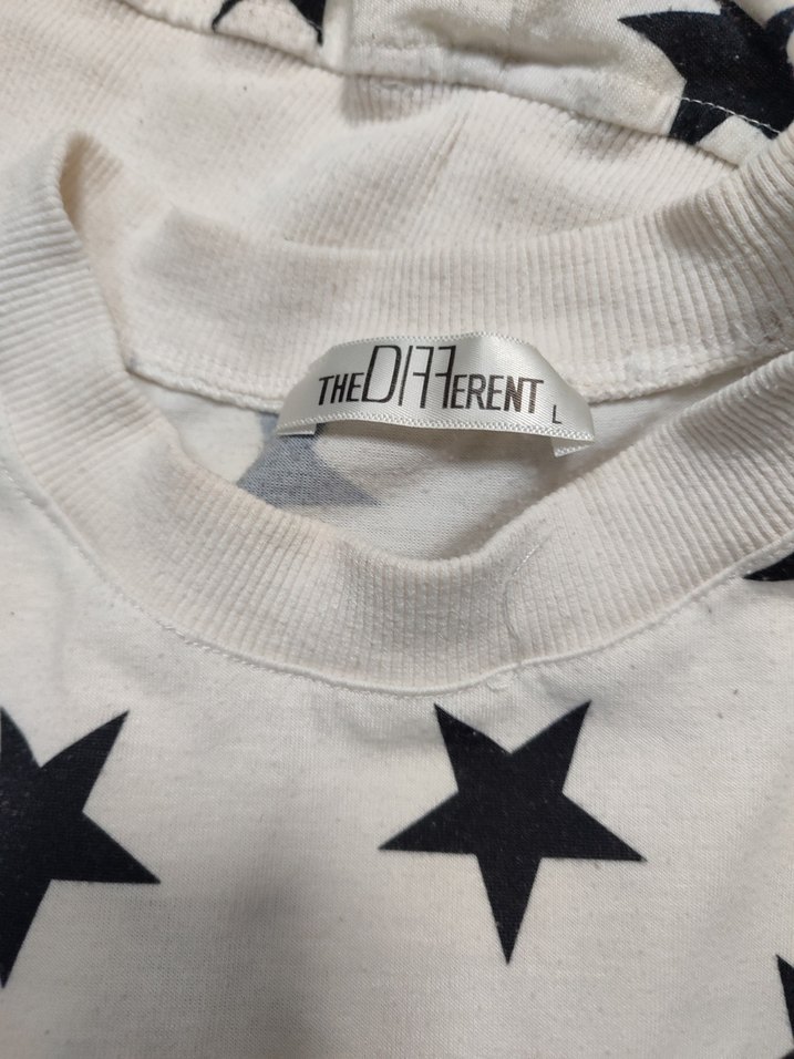 Uzun Kollu Beyaz Yıldız Desenli Pijama Takımı - Görsel 5