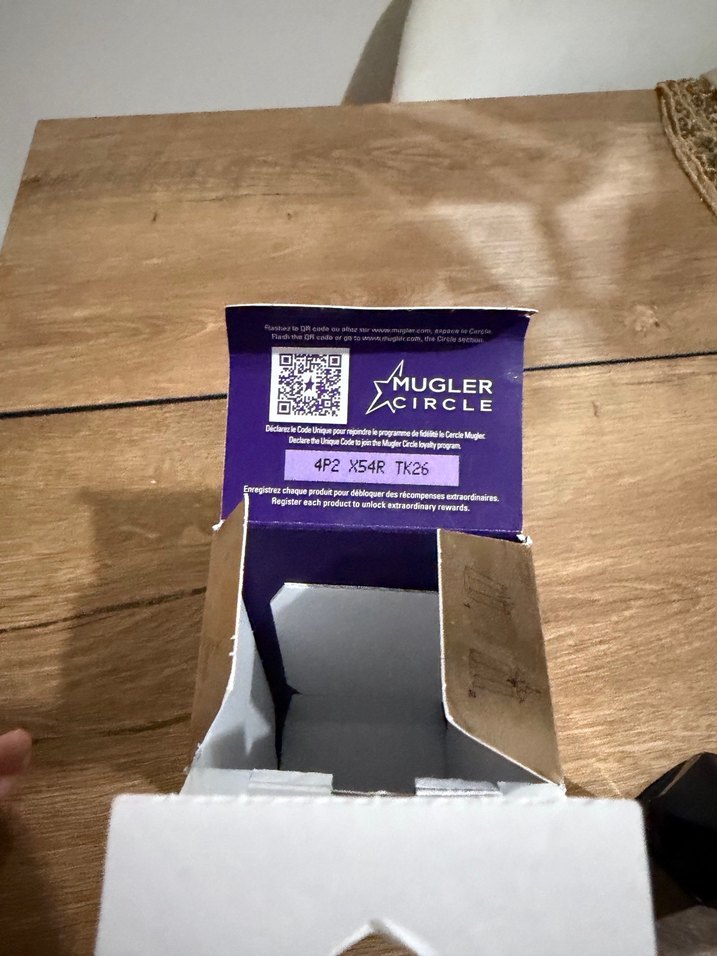 Mugler Alien Extrait Intense Kadın Parfümü 90 ml - Görsel 3