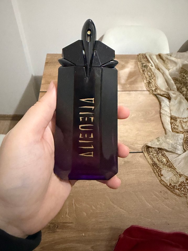 Mugler Alien Extrait Intense Kadın Parfümü 90 ml - Görsel 5