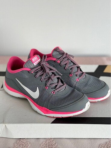 Nike spor ayakkabı