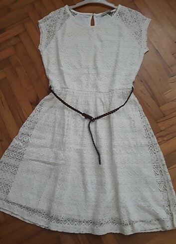 Beyaz elbise
