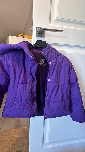 Zara kısa paraşüt kumaş mor renk mont