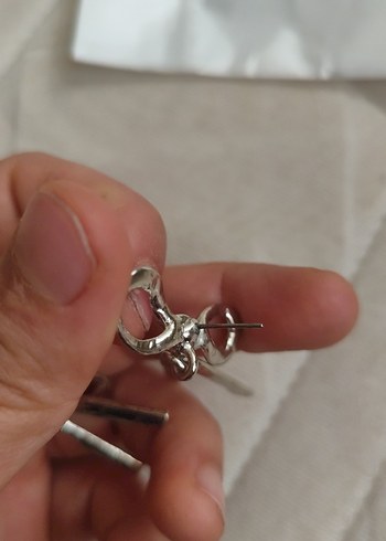 Bej Fiyonk Detaylı Midi Küpe - Görsel 4