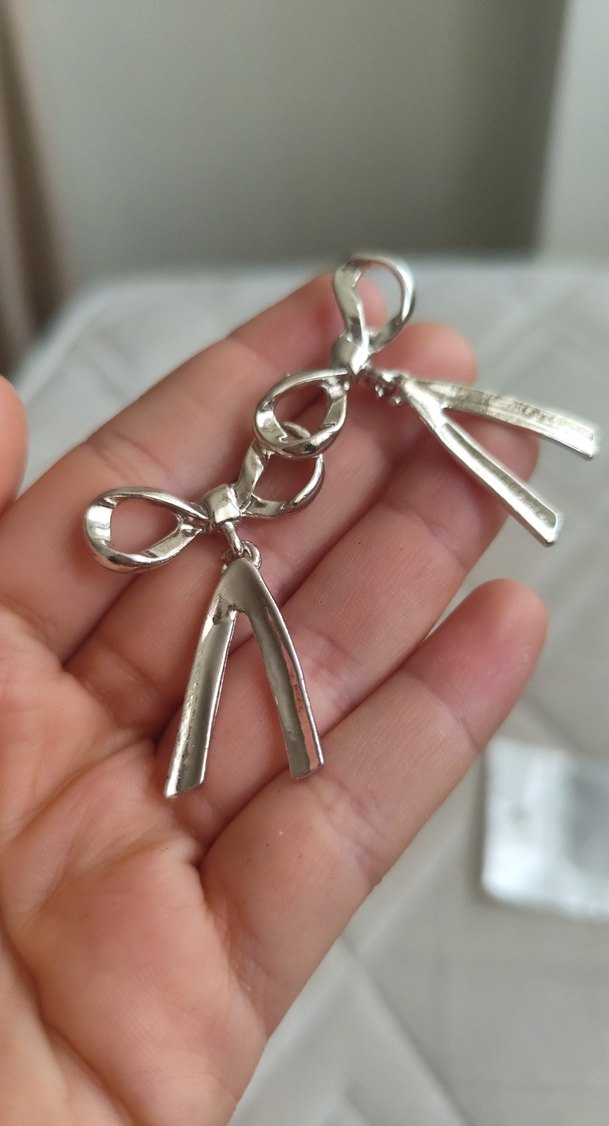 Bej Fiyonk Detaylı Midi Küpe - Görsel 2