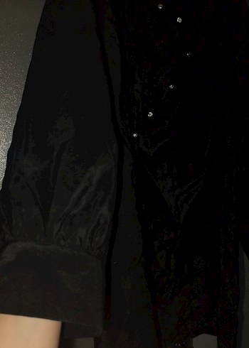 Siyah V Yaka Düğmeli Kadın Gömlek - Görsel 3