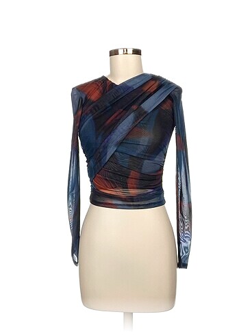 Zara Bluz %70 İndirimli.