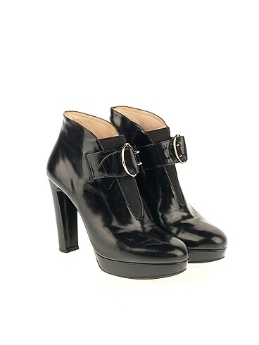 Prada Prada Bot %70 İndirimli.