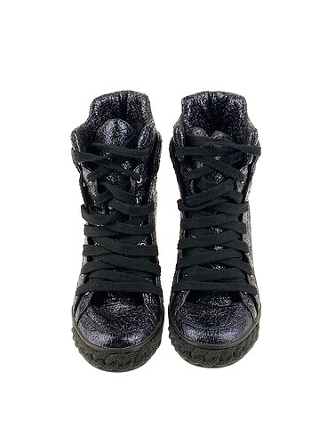 37 Beden Casadei Bot %70 İndirimli.