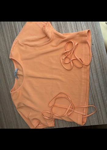 Zara Turuncu crop tişört bağlamalı