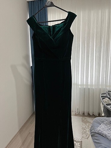 Zümrüt yeşili kadife elbise - Görsel 4