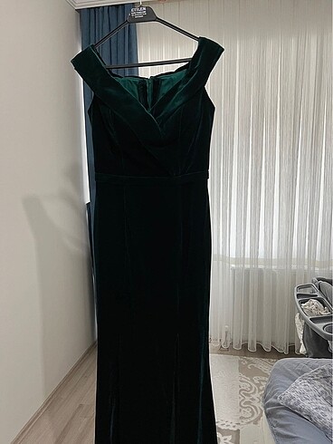 Zümrüt yeşili kadife elbise - Görsel 5