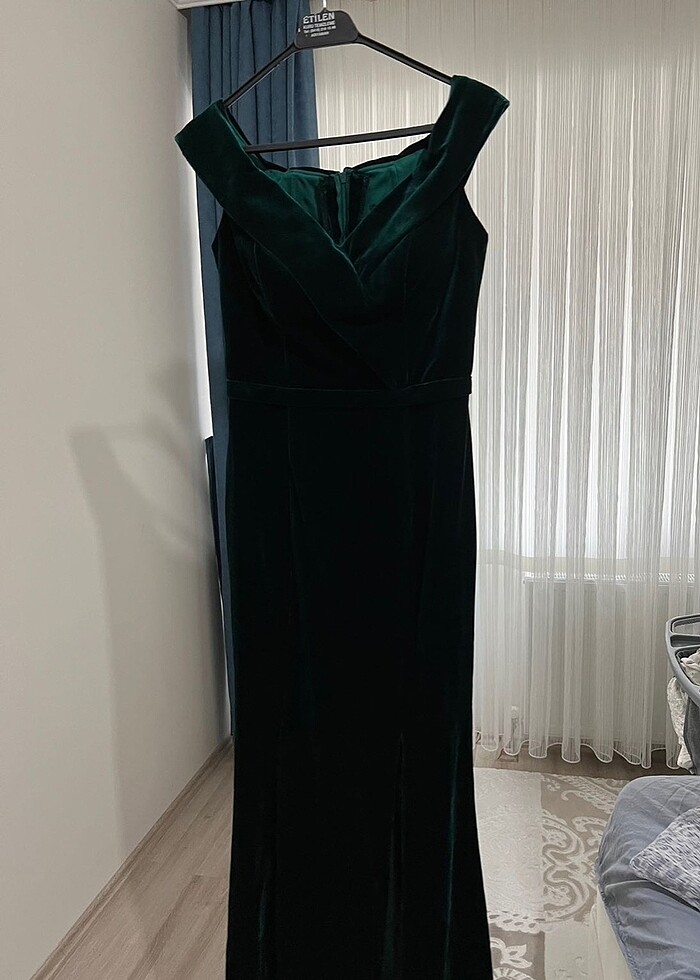 Zümrüt yeşili kadife elbise - Görsel 4