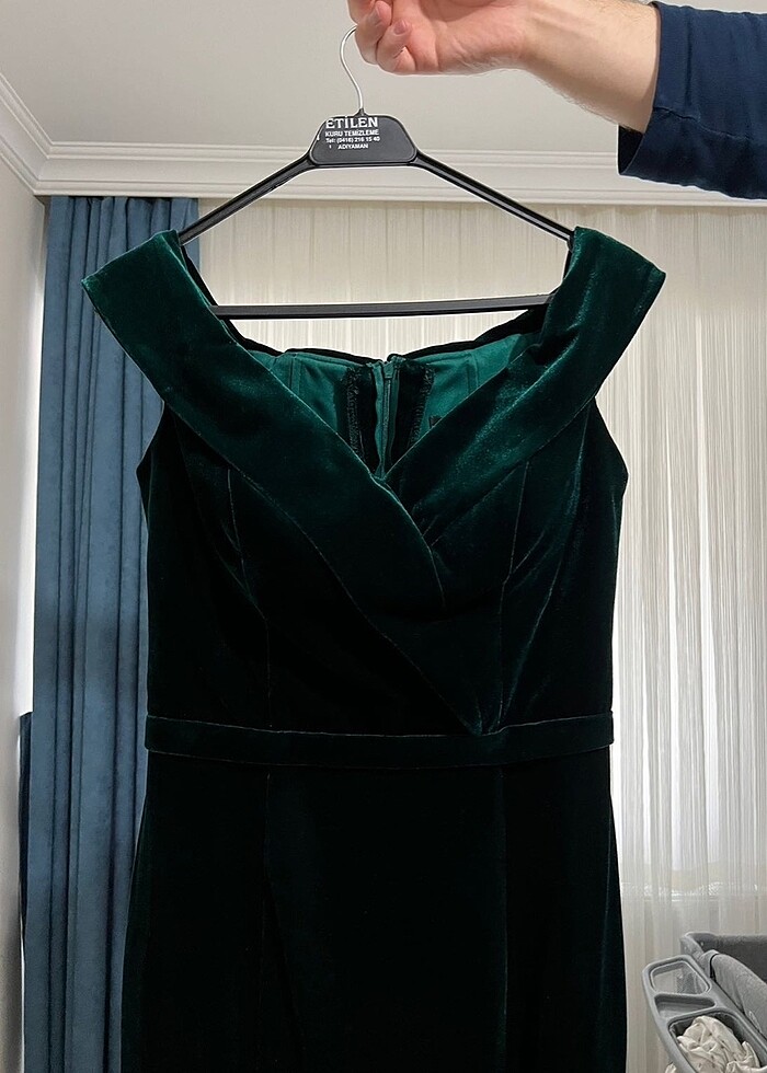 Zümrüt yeşili kadife elbise - Görsel 2