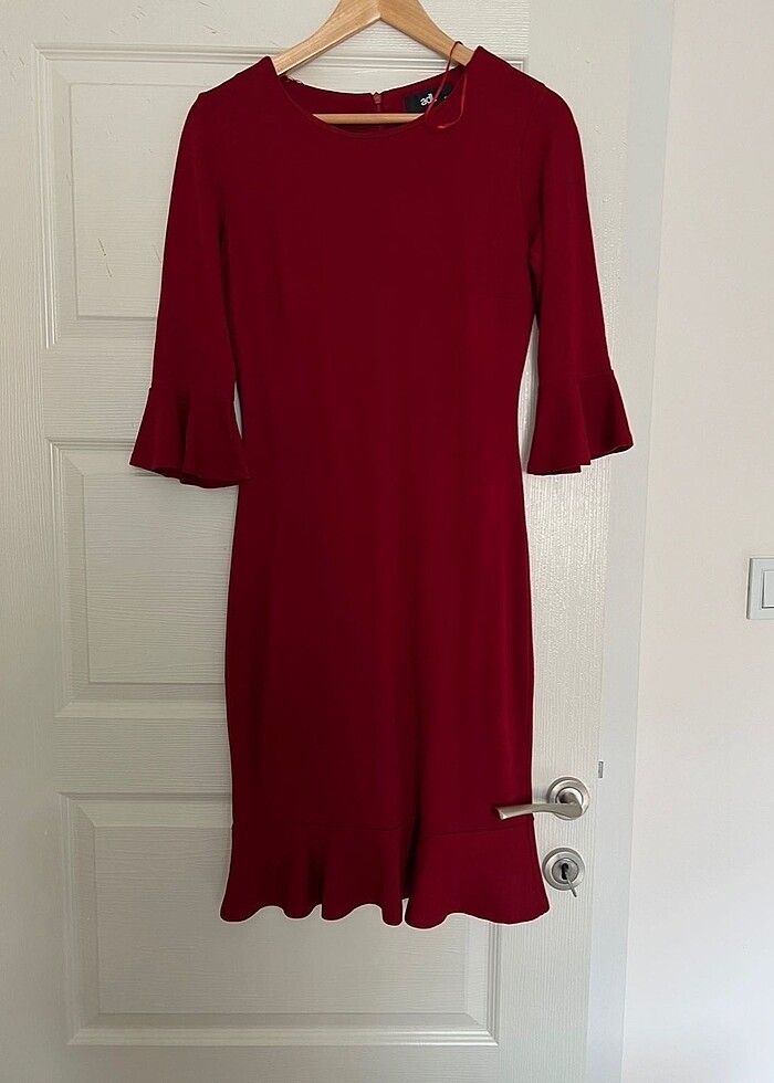 Kısa fır fır detaylı elbise - Görsel 2