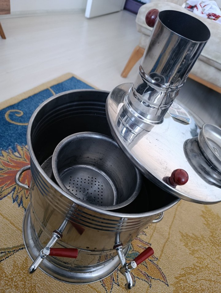 Gri ve Altın Renkli Paslanmaz Çelik Semaver - Görsel 3