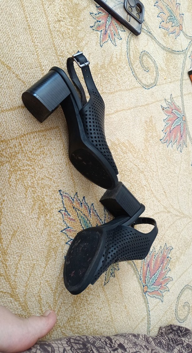 Kadın Siyah Desenli Tokalı Topuklu Sandalet - Görsel 2