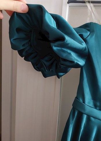 Zümrüt Yeşili Balon Kollu Kloş Etekli Midi Boy Gece Abiye Elbise - Görsel 6