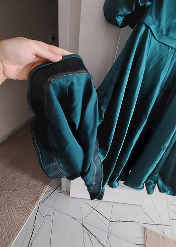 Zümrüt Yeşili Balon Kollu Kloş Etekli Midi Boy Gece Abiye Elbise - Görsel 8