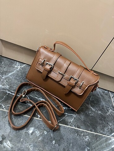 BUCKLE Toka detaylı el/çarpraz çanta