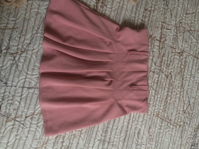 Siyah ve pembe tek bulunuyor