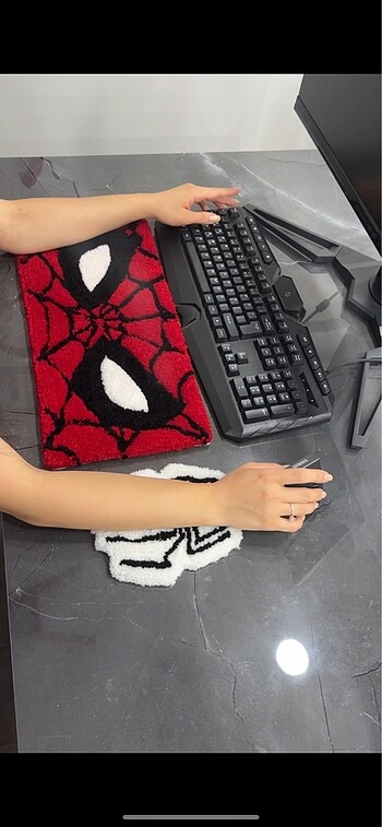  Beden kırmızı Renk Spiderman figürlü klavye ve mouse bilek destek halısı