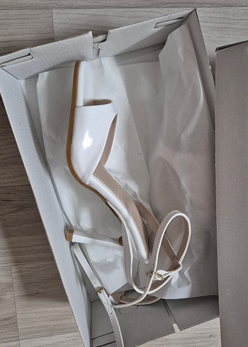 Beyaz Stiletto Topuklu Kadın Abiye Ayakkabı
