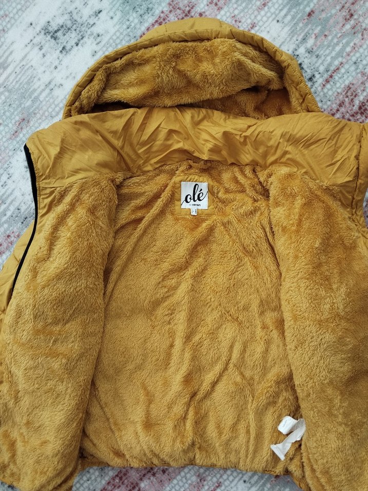 Sarı Kapüşonlu Kadın Kışlık Mont - Görsel 2