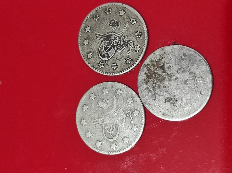 Vintage Gri Erkek Rozetleri. 3 adet gümüş 1 kuruş - Görsel 3