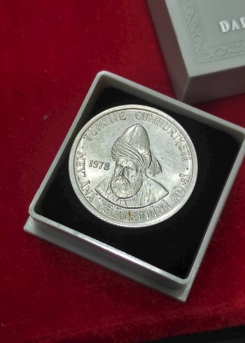 1978 Tarihli Vintage Altın Renk Rozet - Görsel 5